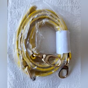 3/$25💙Yellow Bag Strap with Gold Clasps